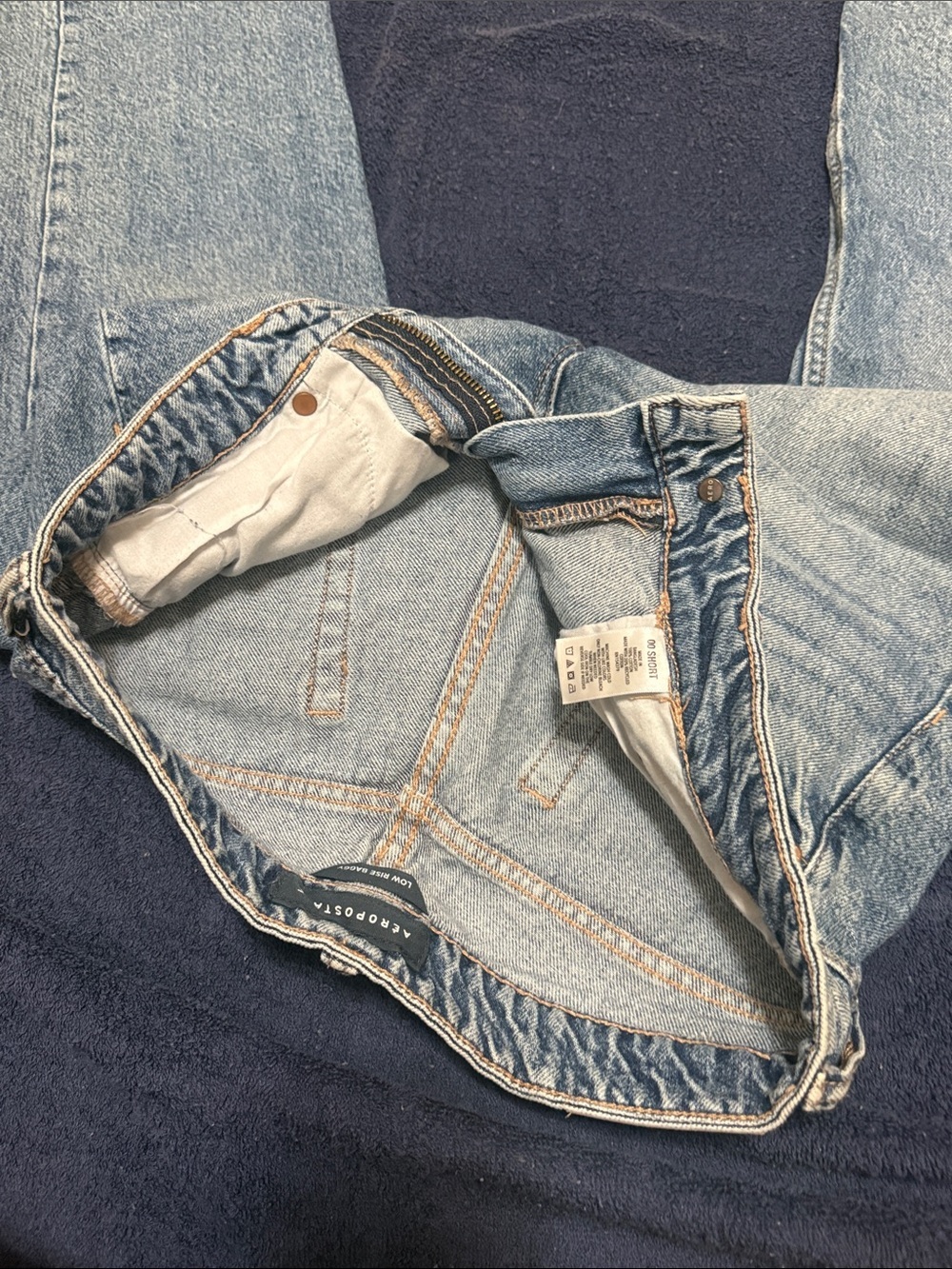 Aeropostale Low Rise Baggy Light Blue Straight Leg Jeans size 00 Short - Picture 13 of 16